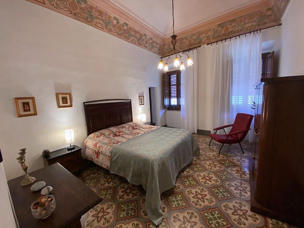 Palazzo De Luigi Apartment Volterra Bagian luar foto